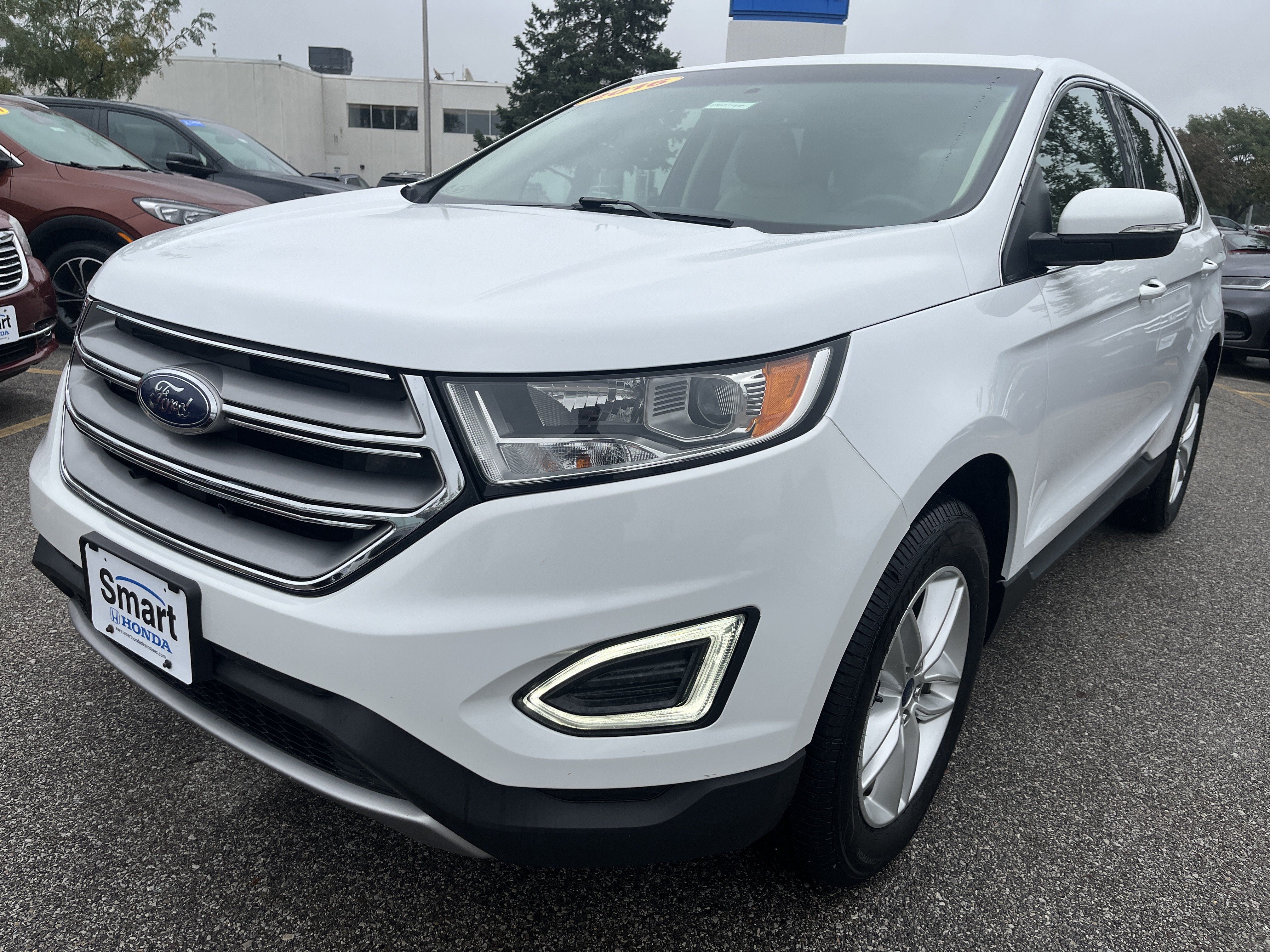 Used 2016 Ford Edge SEL w/ Equipment Group 201A AWD/4WD image 2