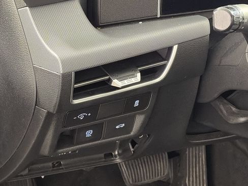 Used 2025 Hyundai Sonata SEL FWD image 11