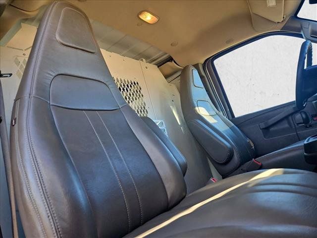 Used 2017 Chevrolet Express 2500 RWD image 17