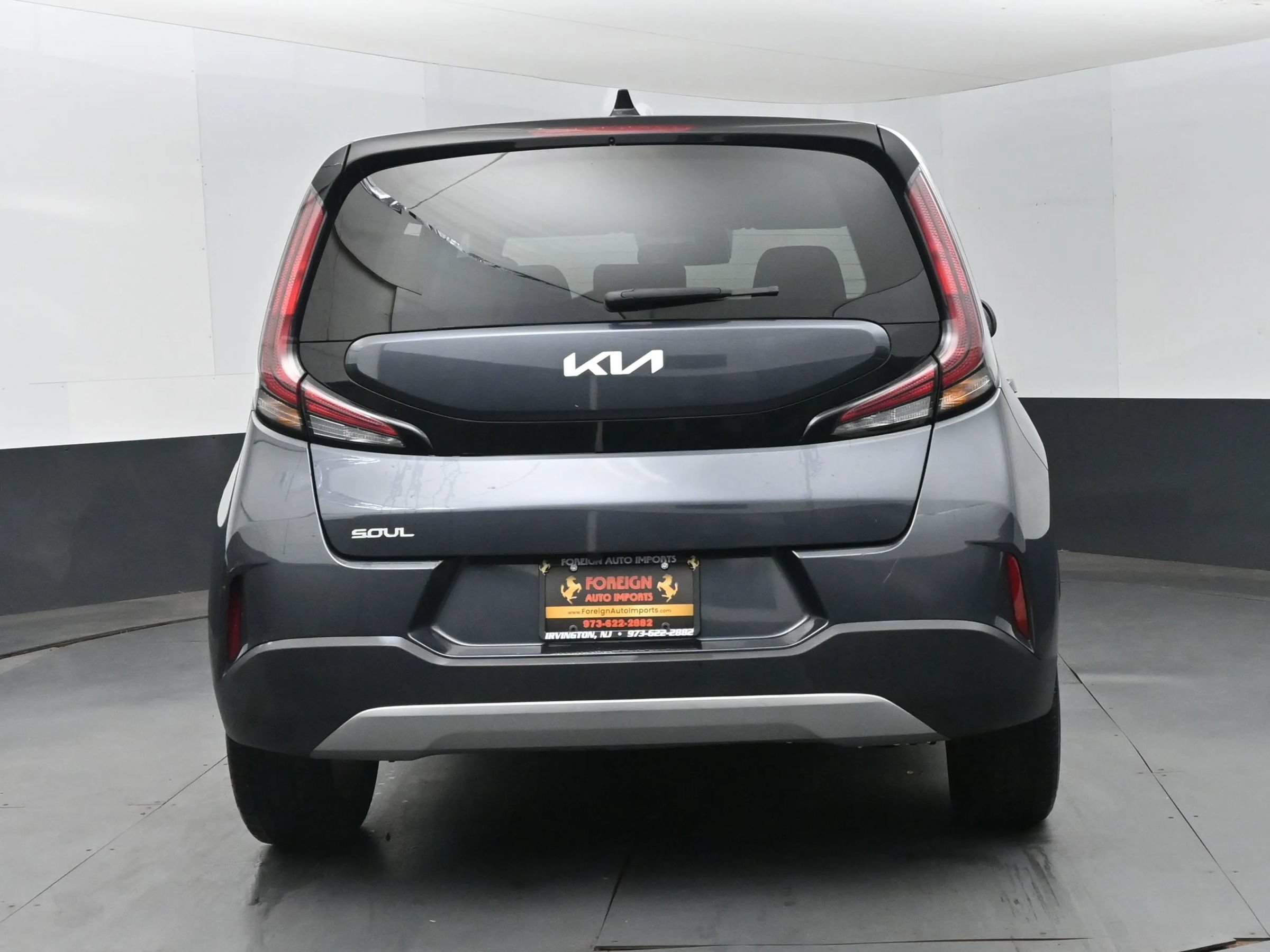 Used 2024 Kia Soul LX w/ LX Technology Package FWD image 8