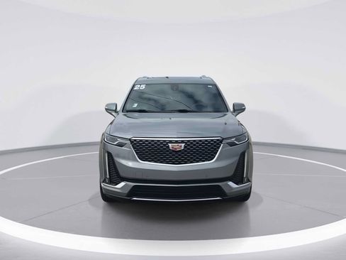 Used 2025 Cadillac XT6 Luxury AWD/4WD image 4