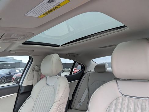 Used 2019 Genesis G70 2.0T Advanced w/ Elite Package image 28