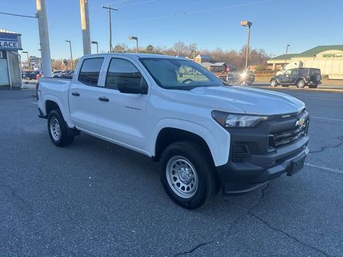 Used 2024 Chevrolet Colorado W/T w/ WT Convenience Package II image 7