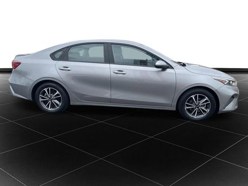 Used 2023 Kia Forte LXS FWD image 6