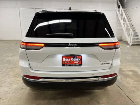 Used 2023 Jeep Grand Cherokee Limited RWD image 6
