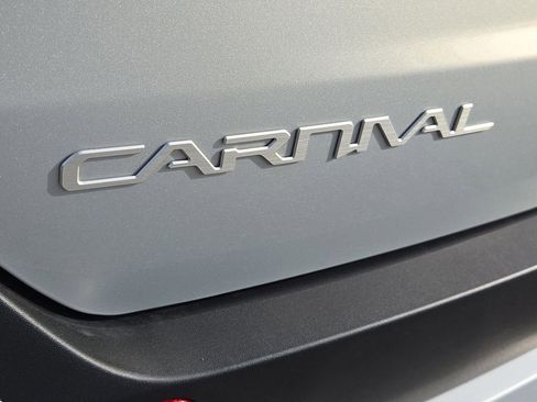 New 2026 Kia Carnival EX image 11