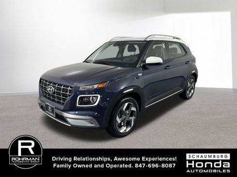 Used 2022 Hyundai Venue Limited FWD image 2
