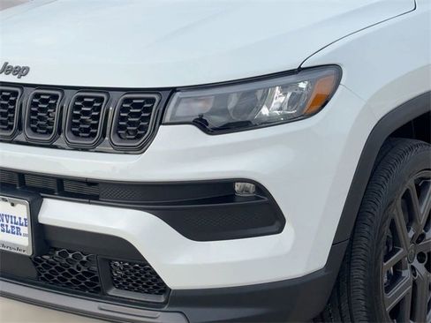 New 2026 Jeep Compass Latitude image 11