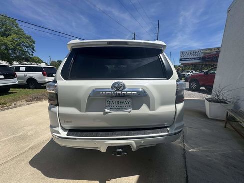 Used 2018 Toyota 4Runner SR5 image 6