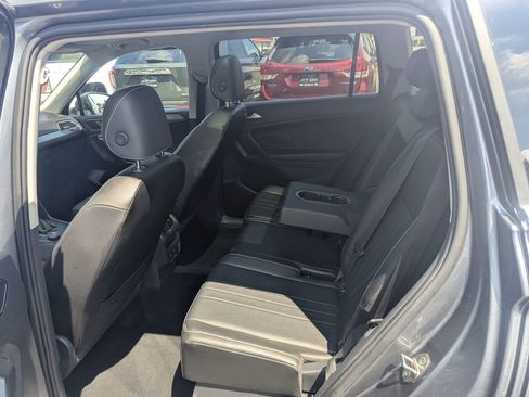 Used 2022 Volkswagen Tiguan SE image 33