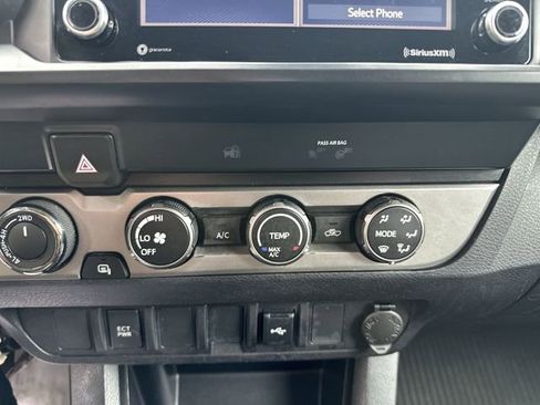 Used 2020 Toyota Tacoma SR AWD/4WD image 18