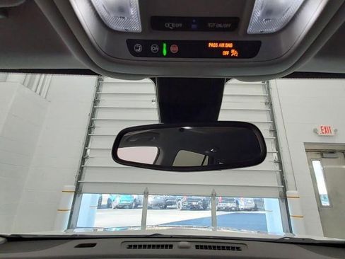 Used 2023 GMC Terrain SLE w/ Driver Convenience Package image 25