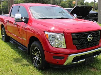 Used 2022 Nissan Titan SV w/ SV Convenience Package