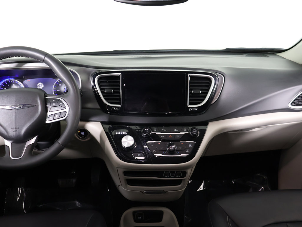 Used 2023 Chrysler Pacifica Touring-L FWD image 35