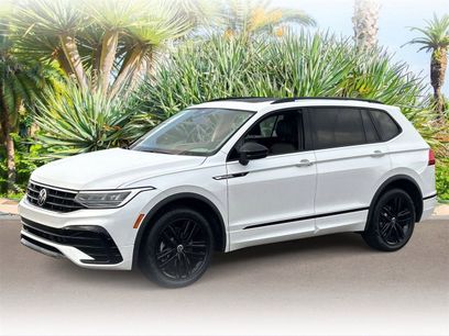 Certified 2022 Volkswagen Tiguan SE R-Line