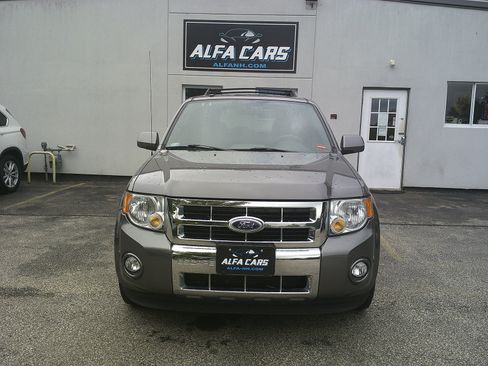 Used 2010 Ford Escape Limited FWD image 2