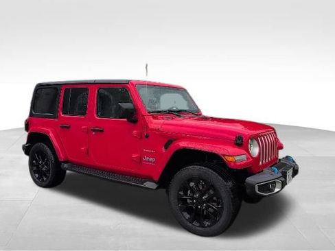 Used 2023 Jeep Wrangler Unlimited Sahara w/ Cold Weather Group AWD/4WD image 2