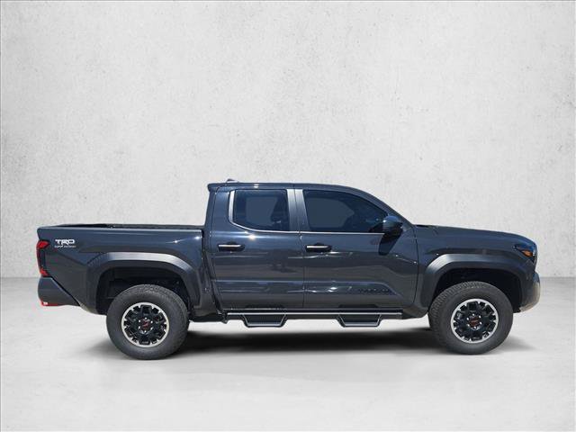 Used 2025 Toyota Tacoma TRD Off-Road AWD/4WD image 4