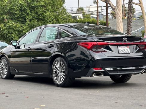 Used 2019 Toyota Avalon Limited w/ Advanced Safety Package FWD image 6