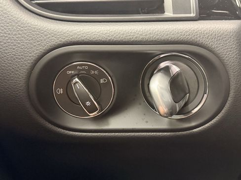 Used 2025 Porsche Macan image 18