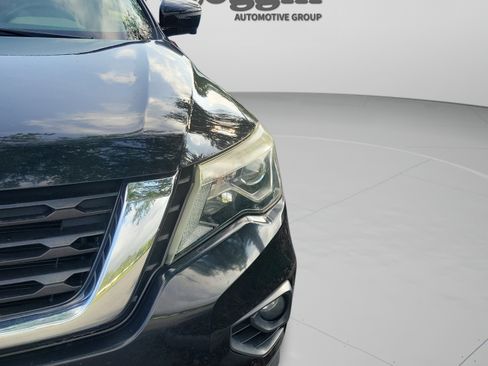 Used 2018 Nissan Pathfinder SL FWD image 11