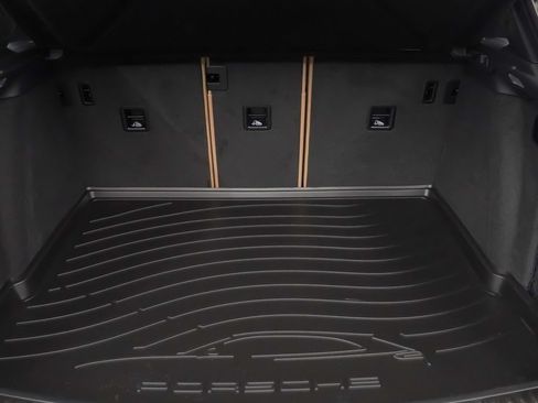Certified 2026 Porsche Macan S AWD/4WD image 13