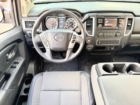 Used 2017 Nissan Titan S AWD/4WD image 8