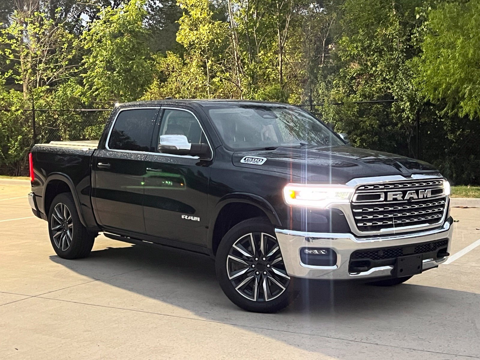 Used 2025 RAM 1500 Limited AWD/4WD image 1