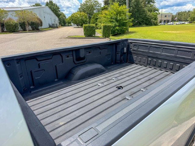 Used 2021 Chevrolet Silverado 3500 High Country w/ Technology Package AWD/4WD image 13