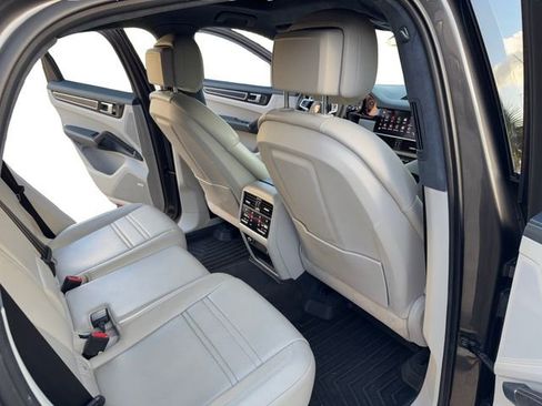 Used 2022 Porsche Cayenne GTS image 27