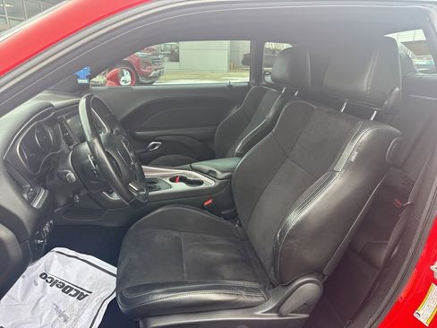 Used 2019 Dodge Challenger R/T w/ Plus Package image 13