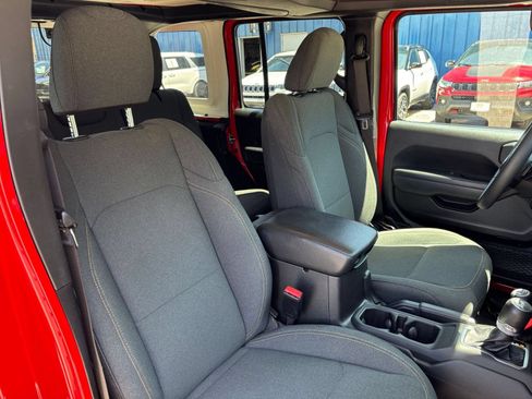 Used 2025 Jeep Wrangler Unlimited Sport AWD/4WD image 35