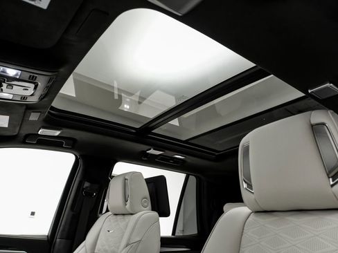 Used 2026 Cadillac Escalade V w/ LPO, ONYX Package AWD/4WD image 9