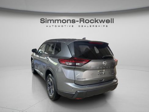 Used 2025 Nissan Rogue SV AWD/4WD image 7