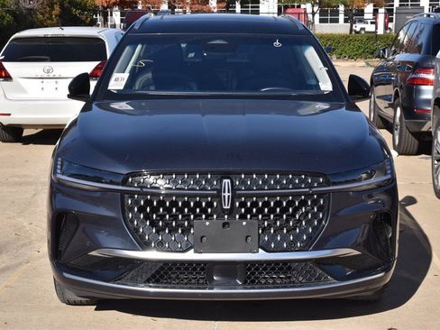 Used 2024 Lincoln Nautilus Reserve w/ Equipment Group 203A image 3