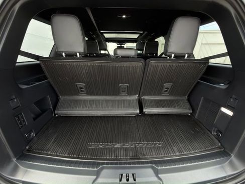 Used 2023 Ford Expedition Platinum image 31