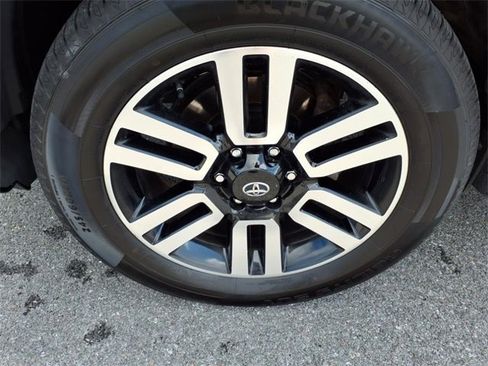 Used 2022 Toyota 4Runner Limited image 10