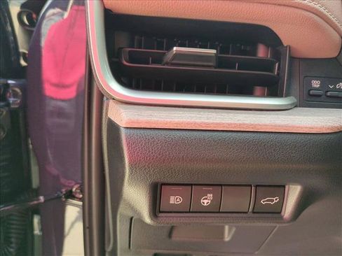 Used 2025 Toyota Grand Highlander AWD image 13