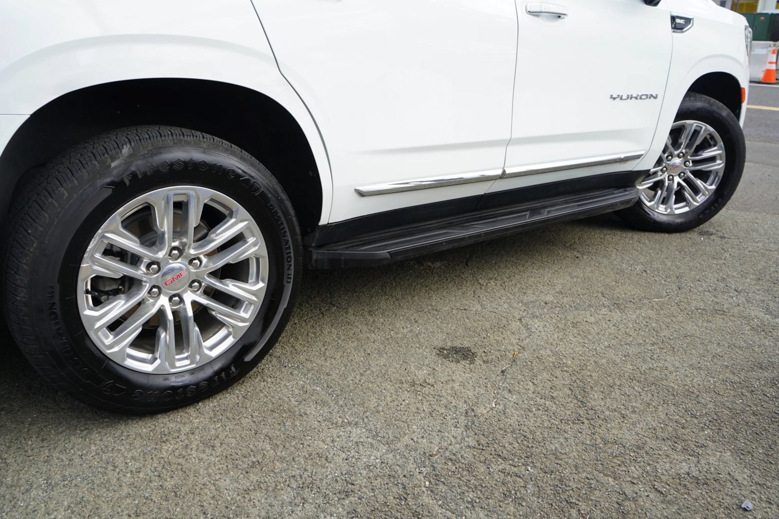 Used 2021 GMC Yukon SLT AWD/4WD image 6