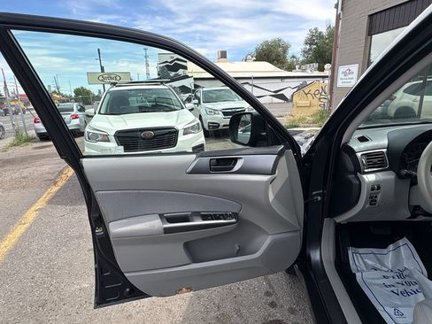 Used 2012 Subaru Forester 2.5X w/ Alloy Wheel Pkg AWD/4WD image 10