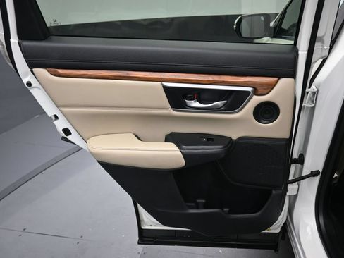 Used 2018 Honda CR-V Touring image 31