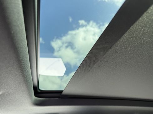 New 2026 Volkswagen Atlas Cross Sport SE image 18