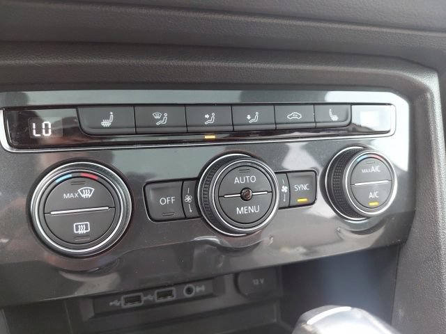Used 2019 Volkswagen Tiguan SEL Premium R-Line FWD image 28