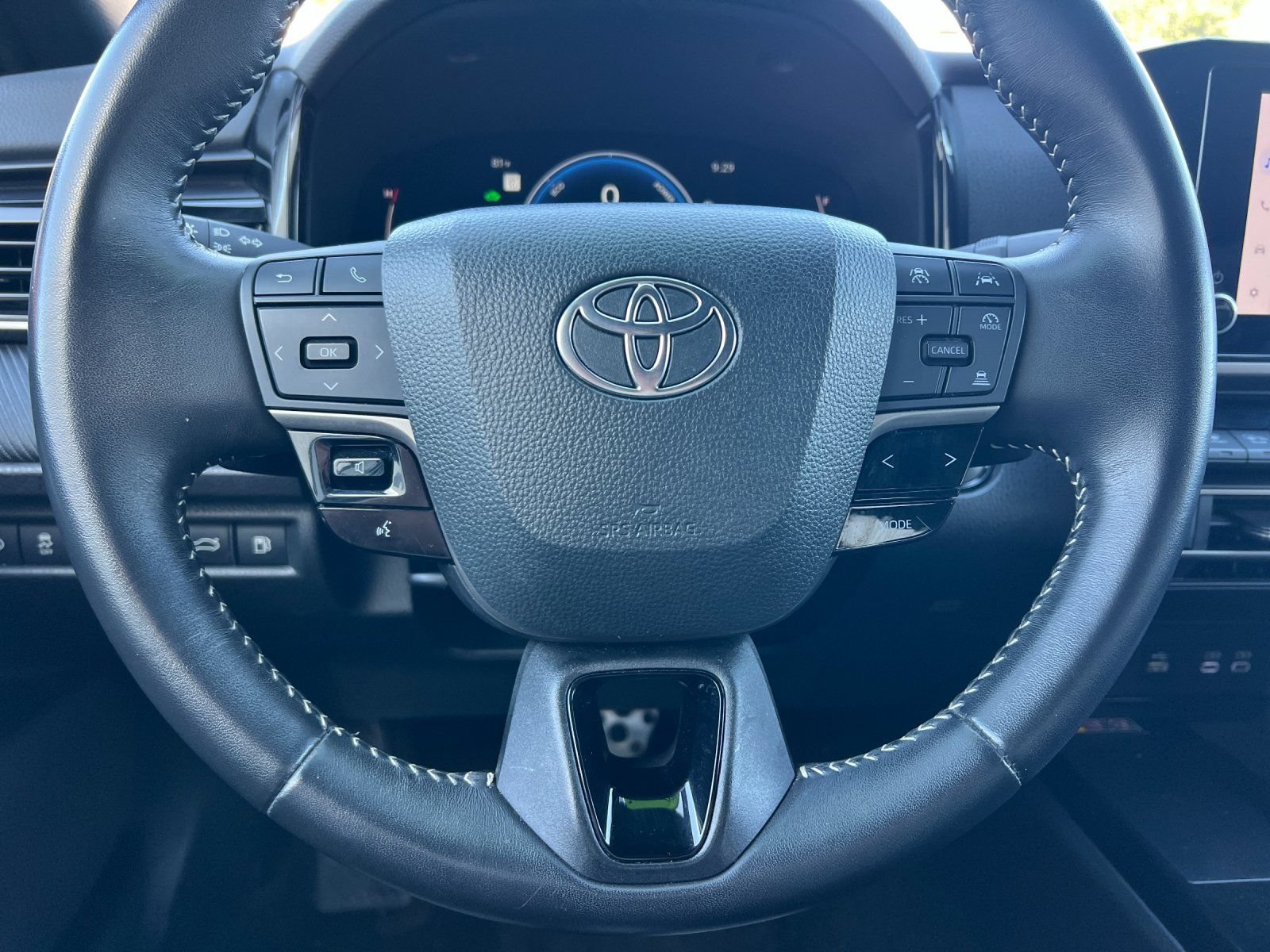 Used 2025 Toyota Camry SE FWD image 25