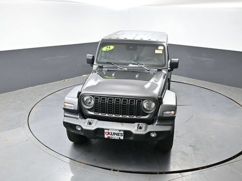 Used 2025 Jeep Wrangler Unlimited Sport AWD/4WD image 44
