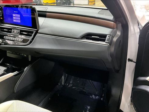 Used 2025 Lexus ES 350 Ultra Luxury image 18