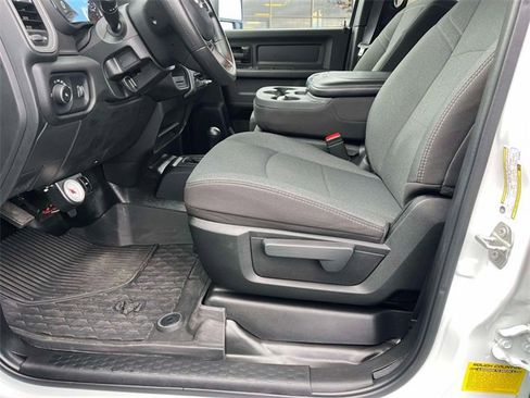 Used 2024 RAM 3500 Tradesman w/ Chrome Appearance Group image 27