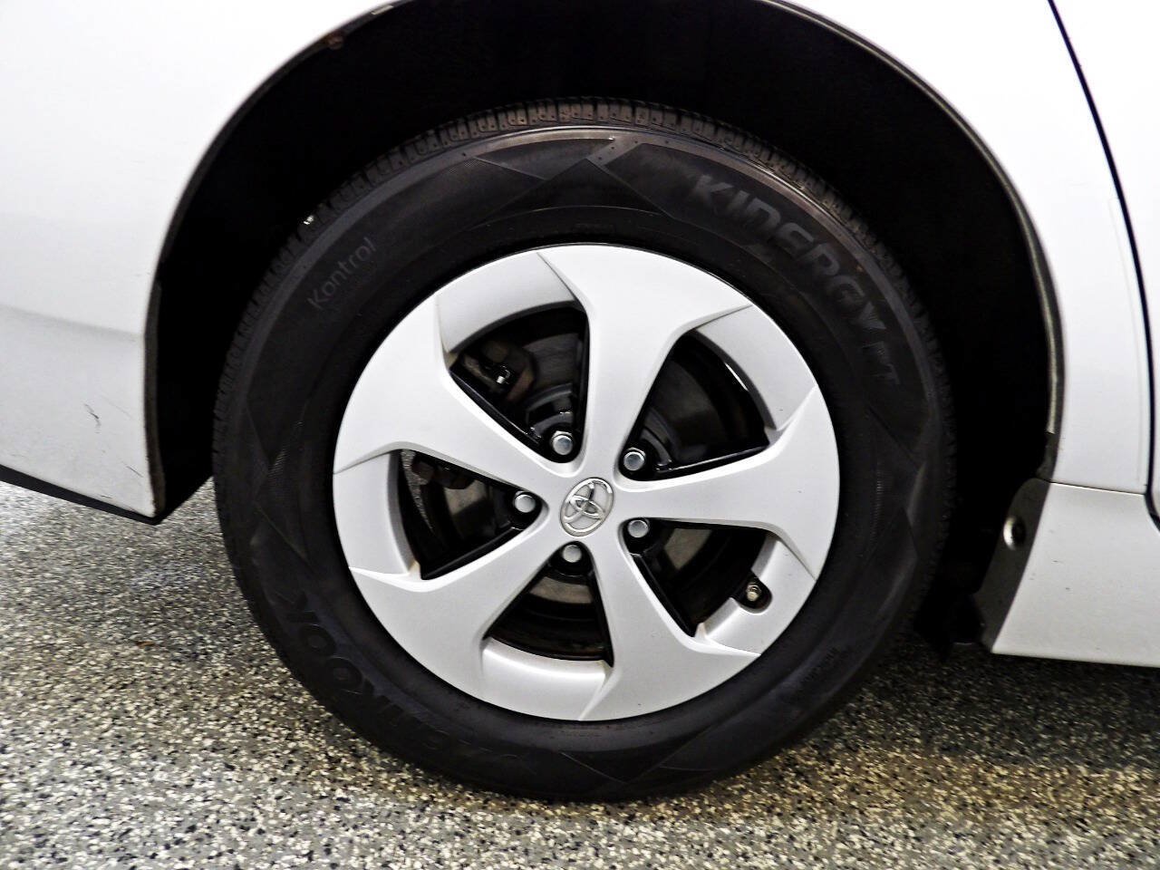 Used 2015 Toyota Prius Two FWD image 20