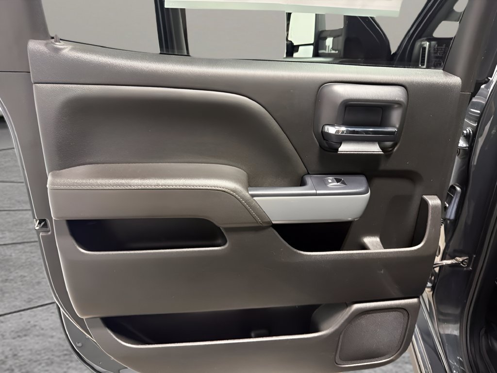 Used 2017 Chevrolet Silverado 2500 LT w/ LT Convenience Package AWD/4WD image 12