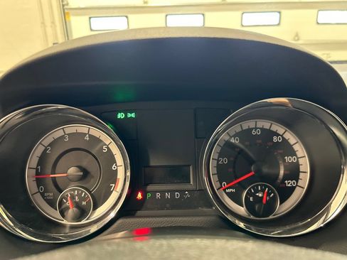 Used 2020 Dodge Grand Caravan SXT w/ Driver Convenience Group FWD image 21
